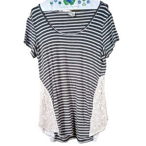 Me And U Womens Gray/White Short Sleeve Blouse Lace Sides Size Medium